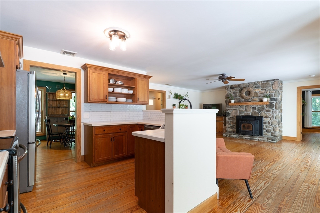 132 Springfield Road Belchertown, MA 01007 - Photo 4 of 42