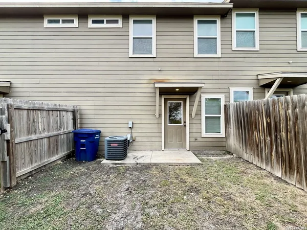 $1,295 | 6606 Arancione Avenue, Unit 102, San Antonio, TX 78233