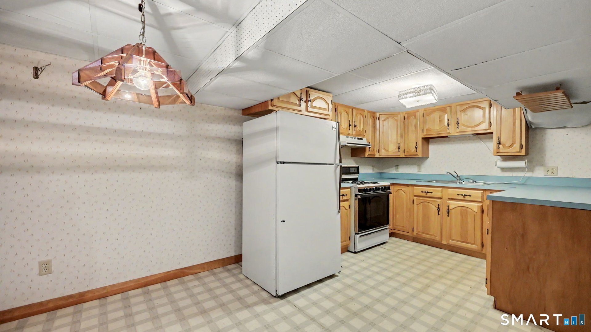 144 Maple Street Seymour, CT 06483 - Photo 31 of 40