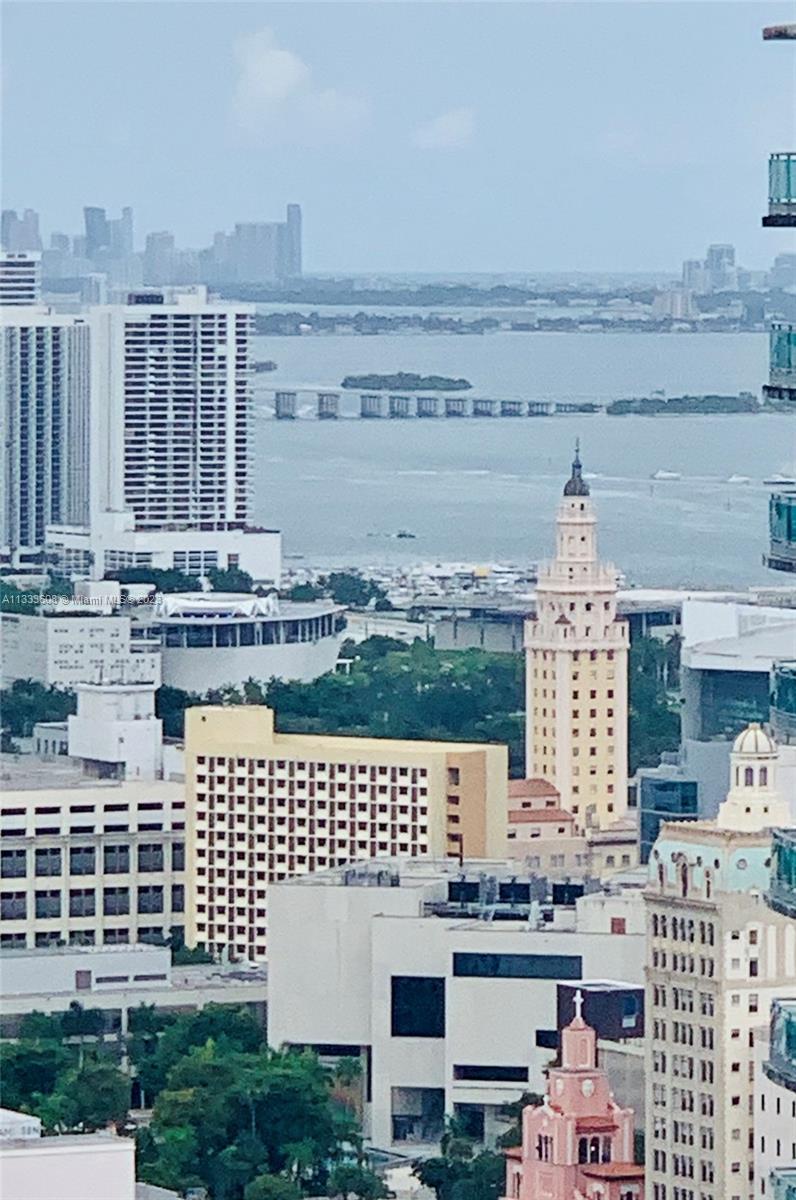92 Southwest 3rd Street, Unit 4111 Miami, FL 33130 - Photo 18 of 24 a view of building with city view