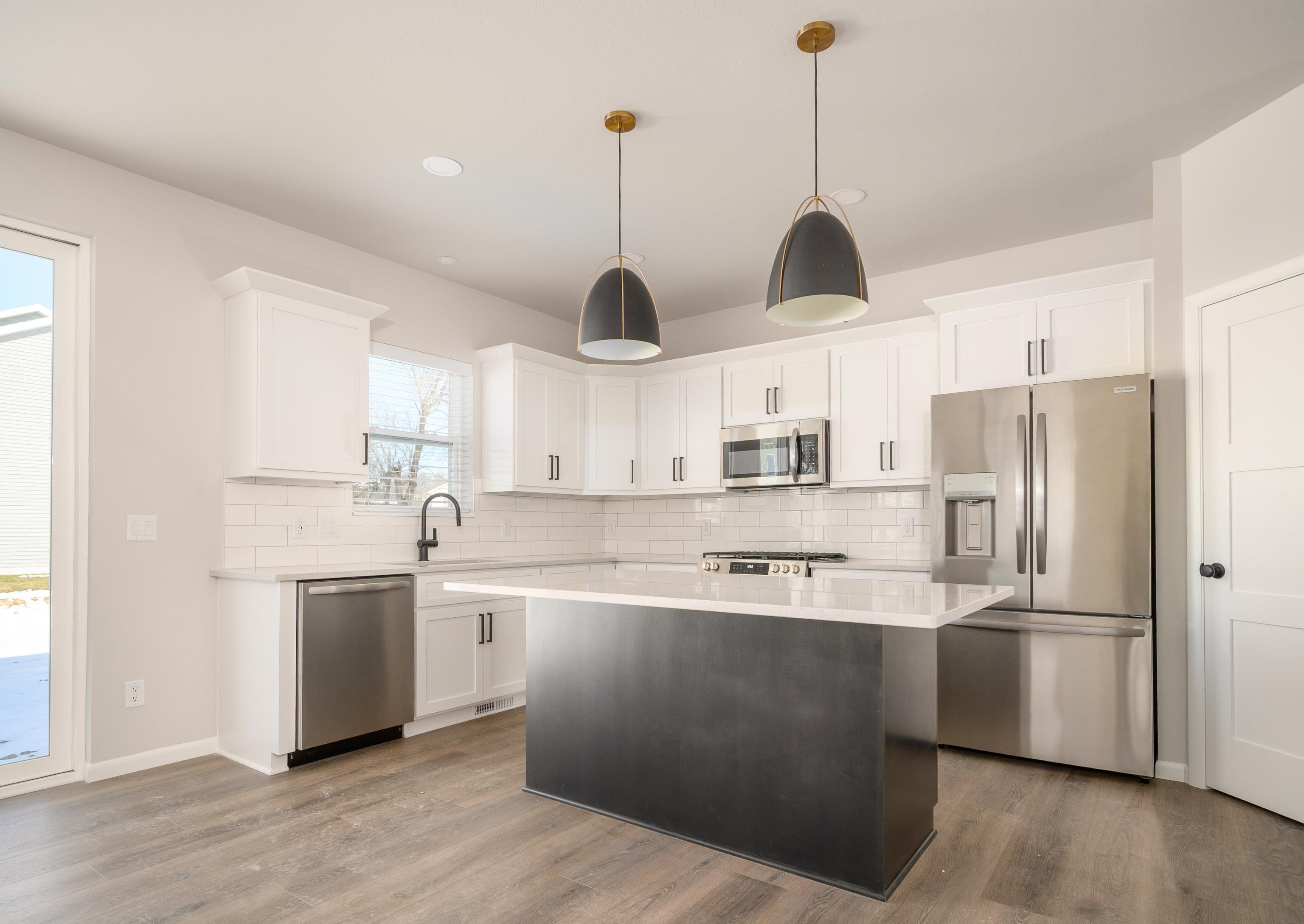 1798 Summerfield Way Sun Prairie, WI 53590 - Photo 10 of 22