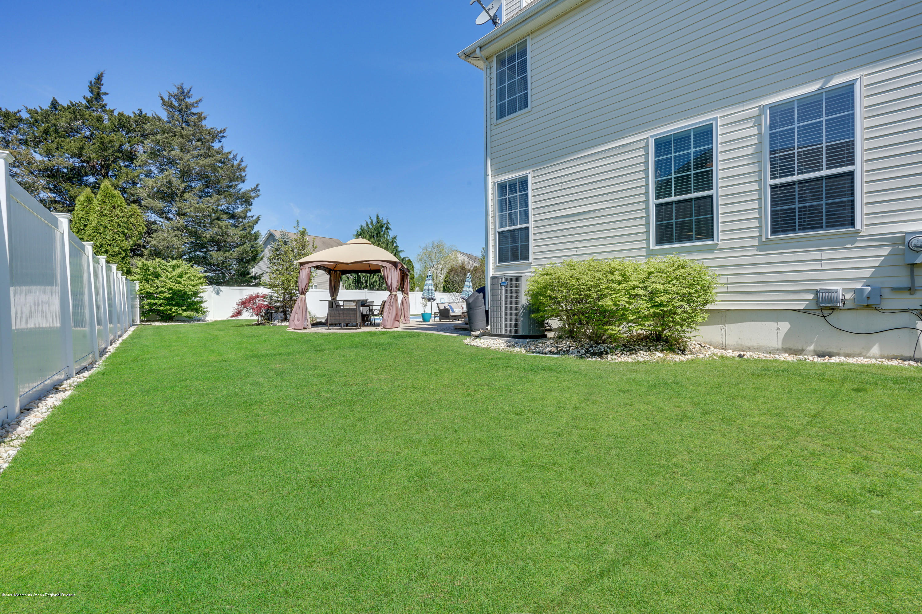 8 Lancaster Way Jackson, NJ 08527 - Photo 53 of 58 Yard from side