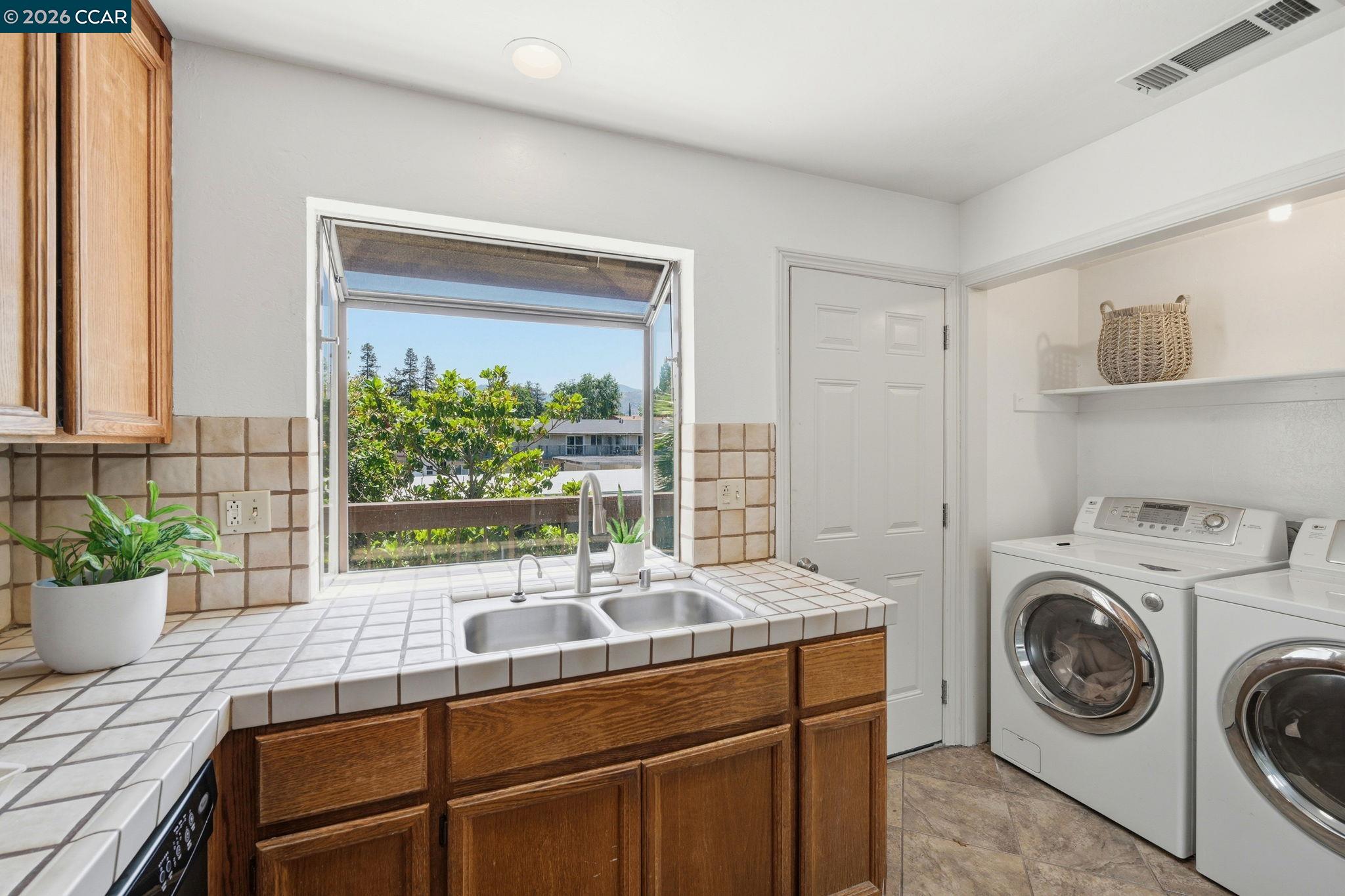 4805 Clayton Road, Unit 12 Concord, CA 94521 - Photo 7 of 35