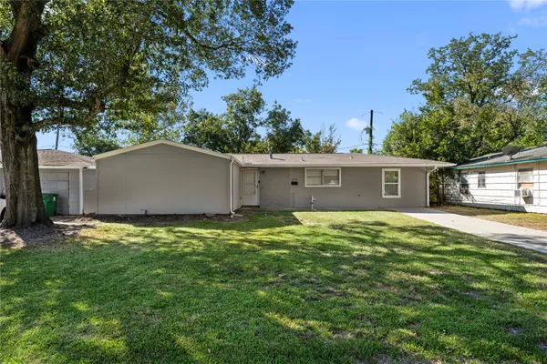 $1,625 | 6138 Kenilwood Drive, Houston, TX 77033