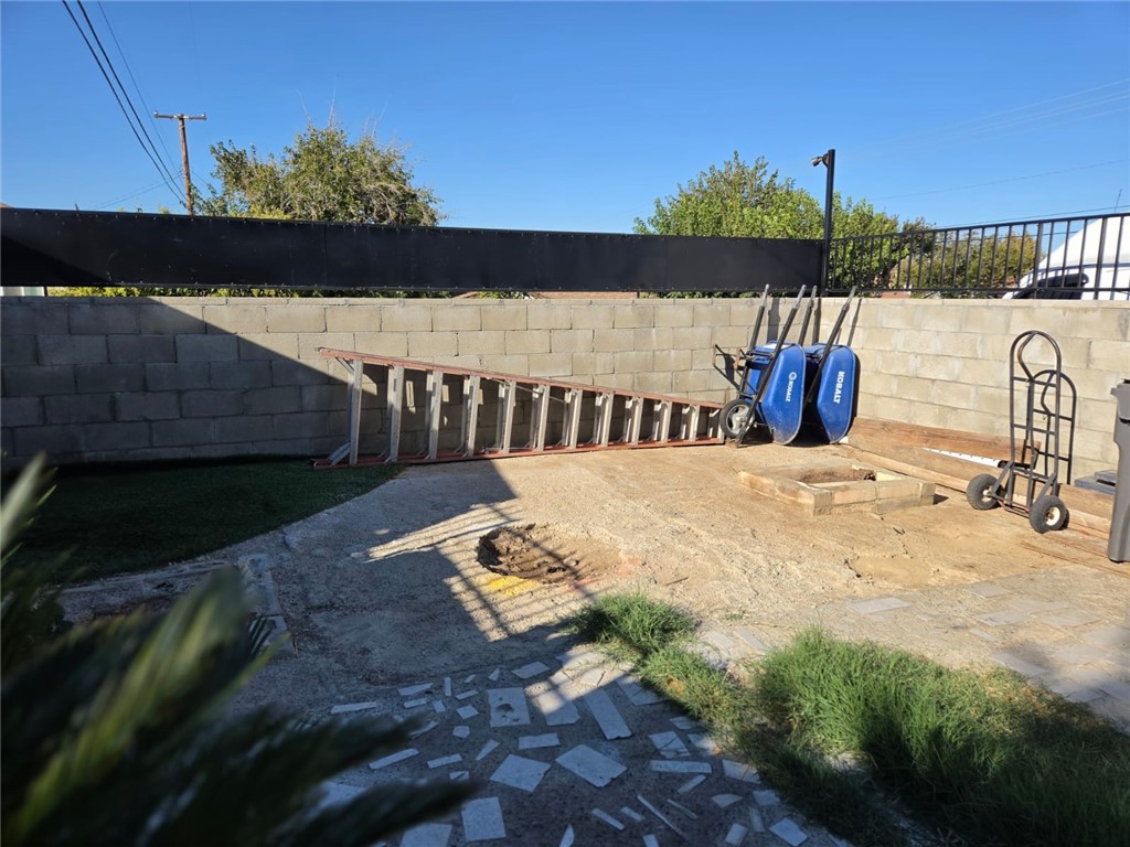 444 Ave R-9 Palmdale, CA 93550 - Photo 16 of 35 Gallery Image 16