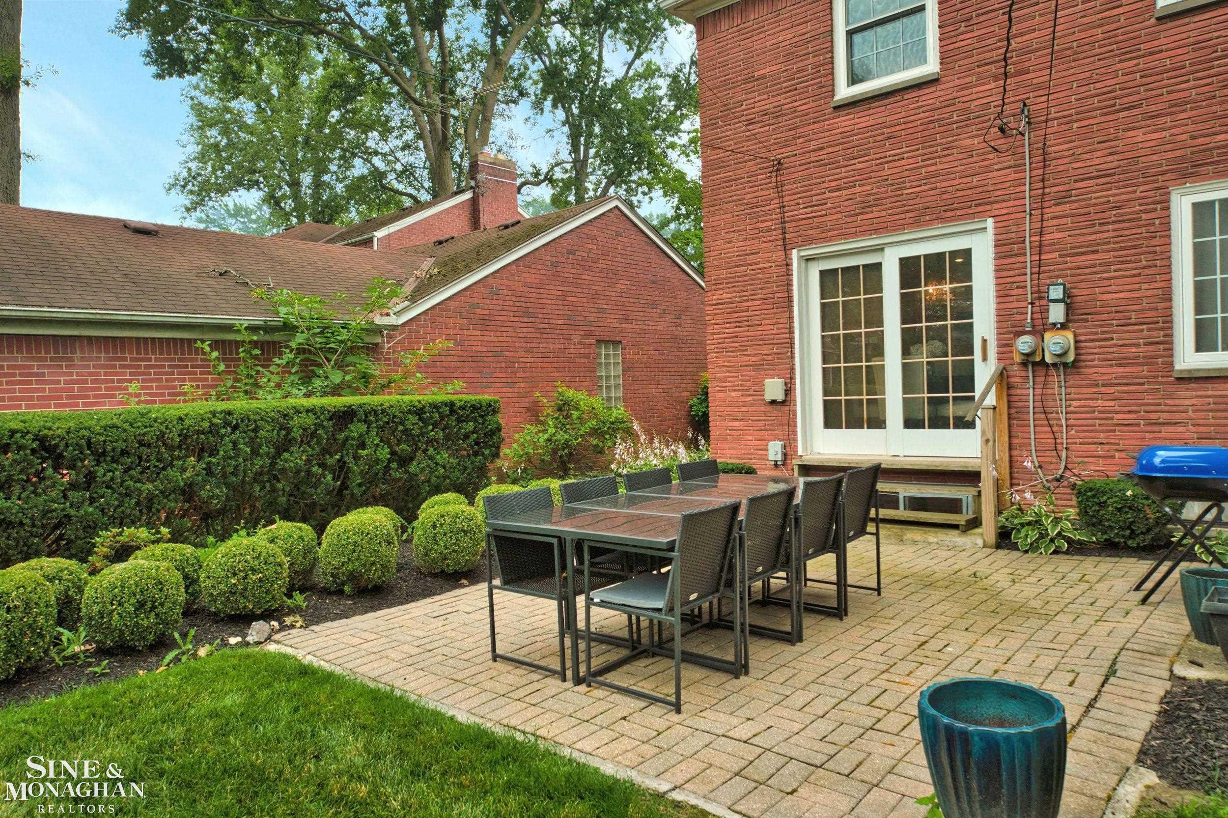 1886 Severn Road Grosse Pointe, MI 48236 - Photo 30 of 38 50147873-0961ea48-971f-453b-ac7d-47f9ae3eef75.JPG