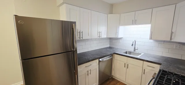 $1,700 | 318 West Naperville Road, Unit 3, Westmont, IL 60559