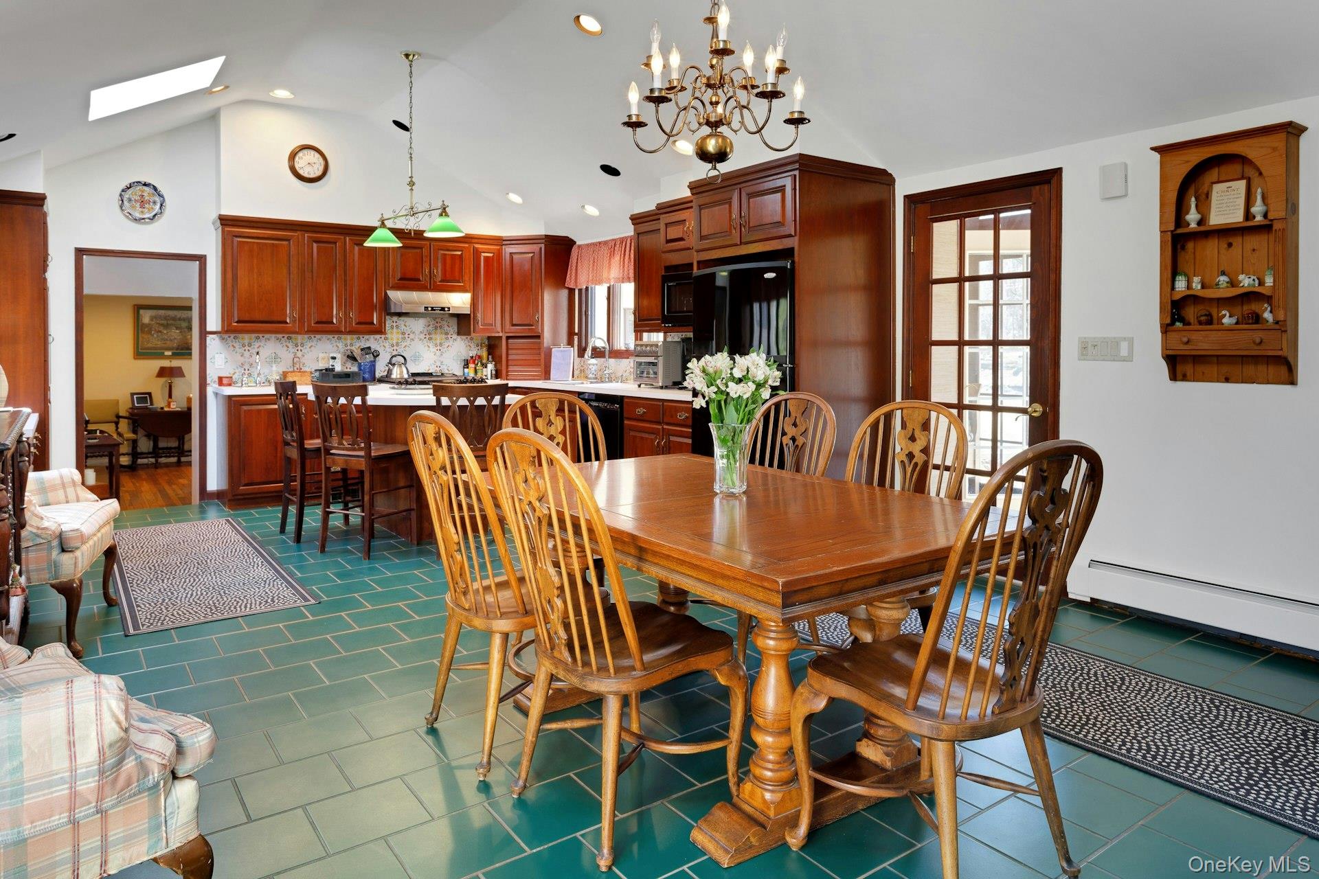 103 Church Hill Road Carmel, NY 10512 - Photo 12 of 33 Dining area in eat-in kitchen