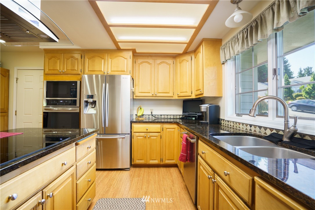 730 North Waugh Road Mount Vernon, WA 98273 - Photo 4 of 37 Gallery Image 4