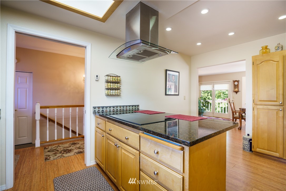 730 North Waugh Road Mount Vernon, WA 98273 - Photo 5 of 37 Gallery Image 5