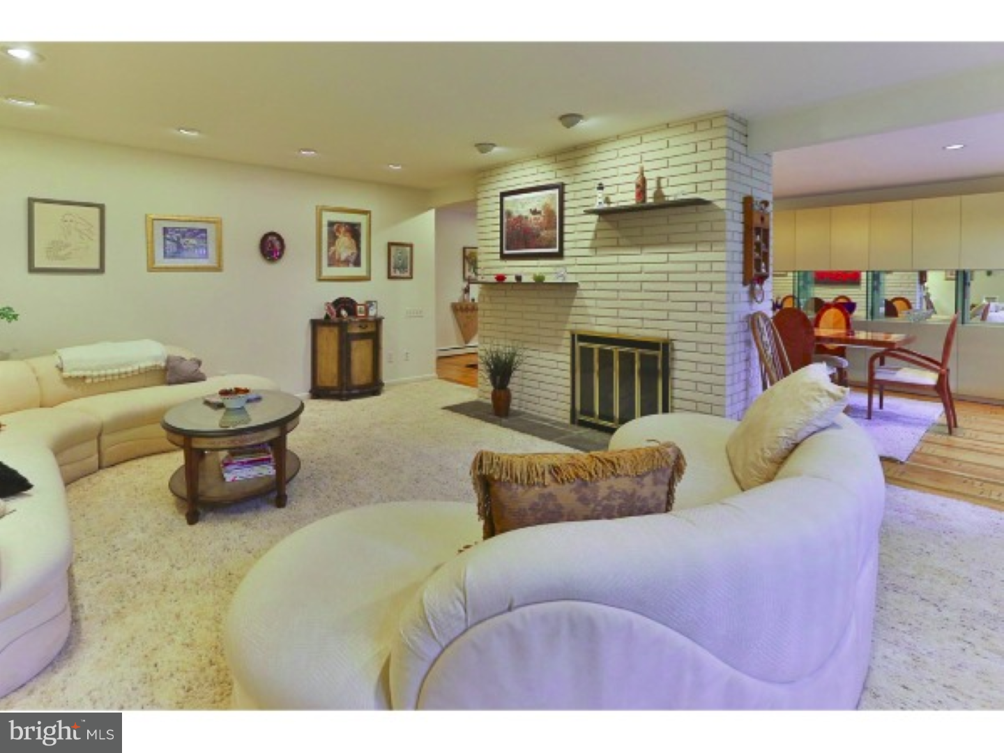 1093 Kingsley Road Jenkintown, PA 19046 - Photo 4 of 25 Living Room