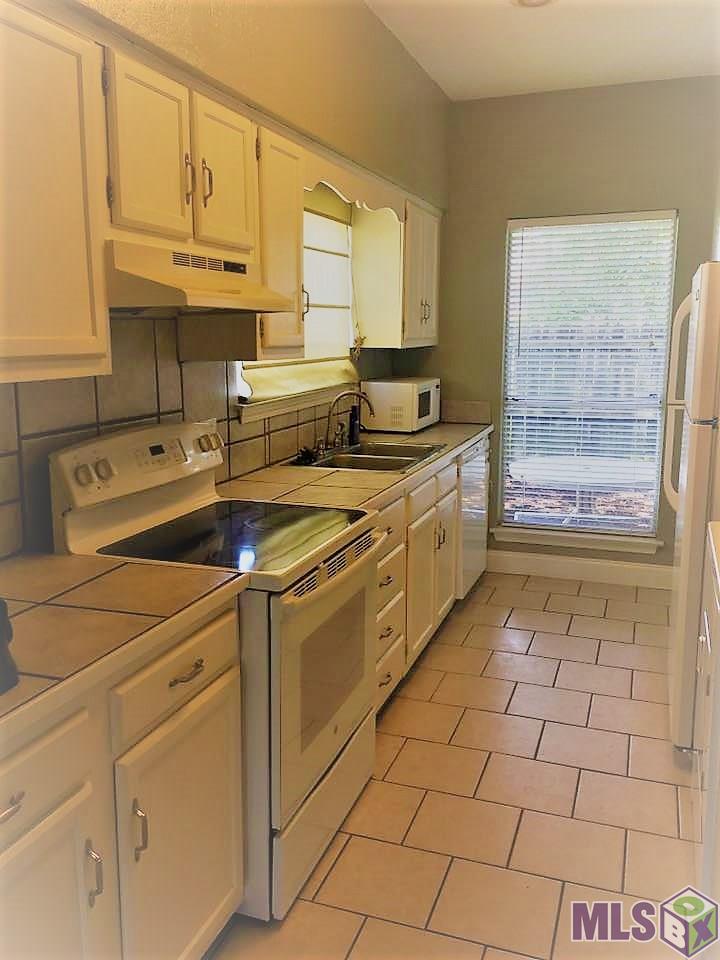 1989 Brightside Drive Baton Rouge, LA 70820 - Photo 3 of 18 Gallery Image 3