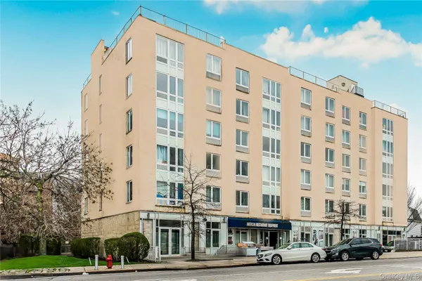 $430,000 | 112-02 Northern Boulevard, Unit PHC | North Corona