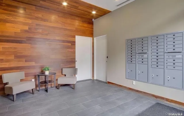a view of livingroom with furniture