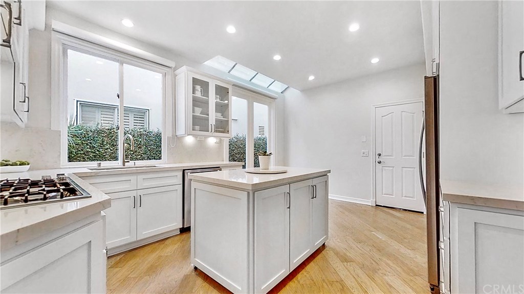 6141 Capri Court Long Beach, CA 90803 - Photo 16 of 59