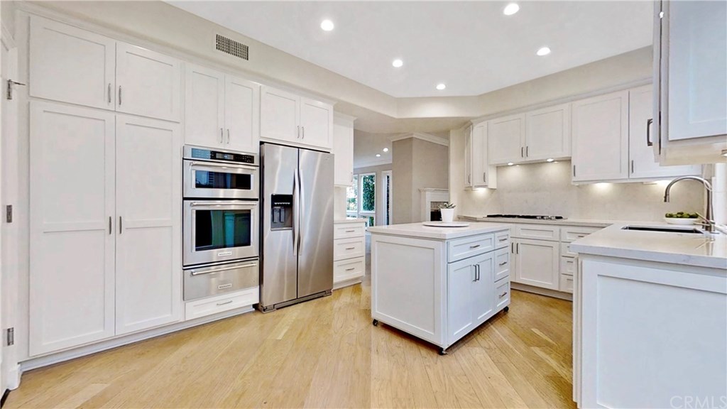 6141 Capri Court Long Beach, CA 90803 - Photo 5 of 59