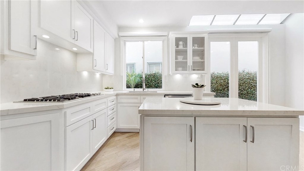 6141 Capri Court Long Beach, CA 90803 - Photo 6 of 59