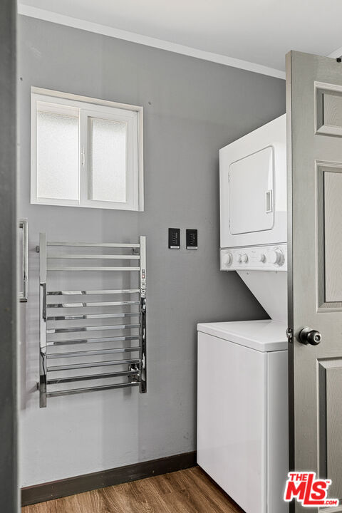 306 Victoria Lane Sugarloaf, CA 92386 - Photo 19 of 37 a view of kitchen and utility room