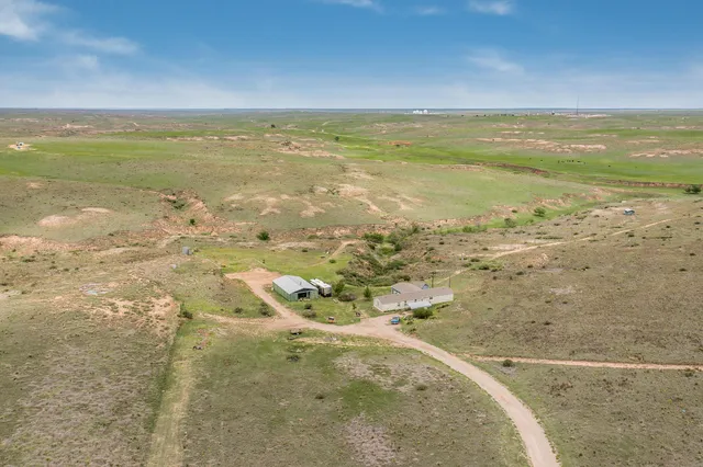 $415,000 | 2701 Highway 152, White Deer, TX 79097