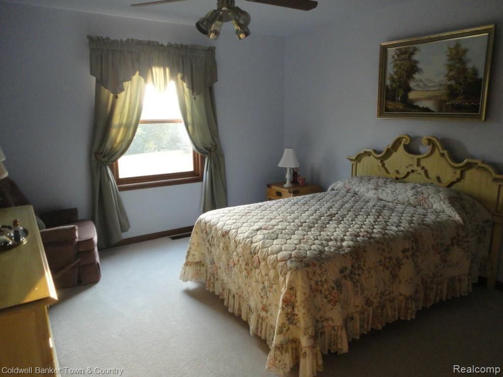 7920 North Fleming Road Howell, MI 48855 - Photo 20 of 36 Bedroom