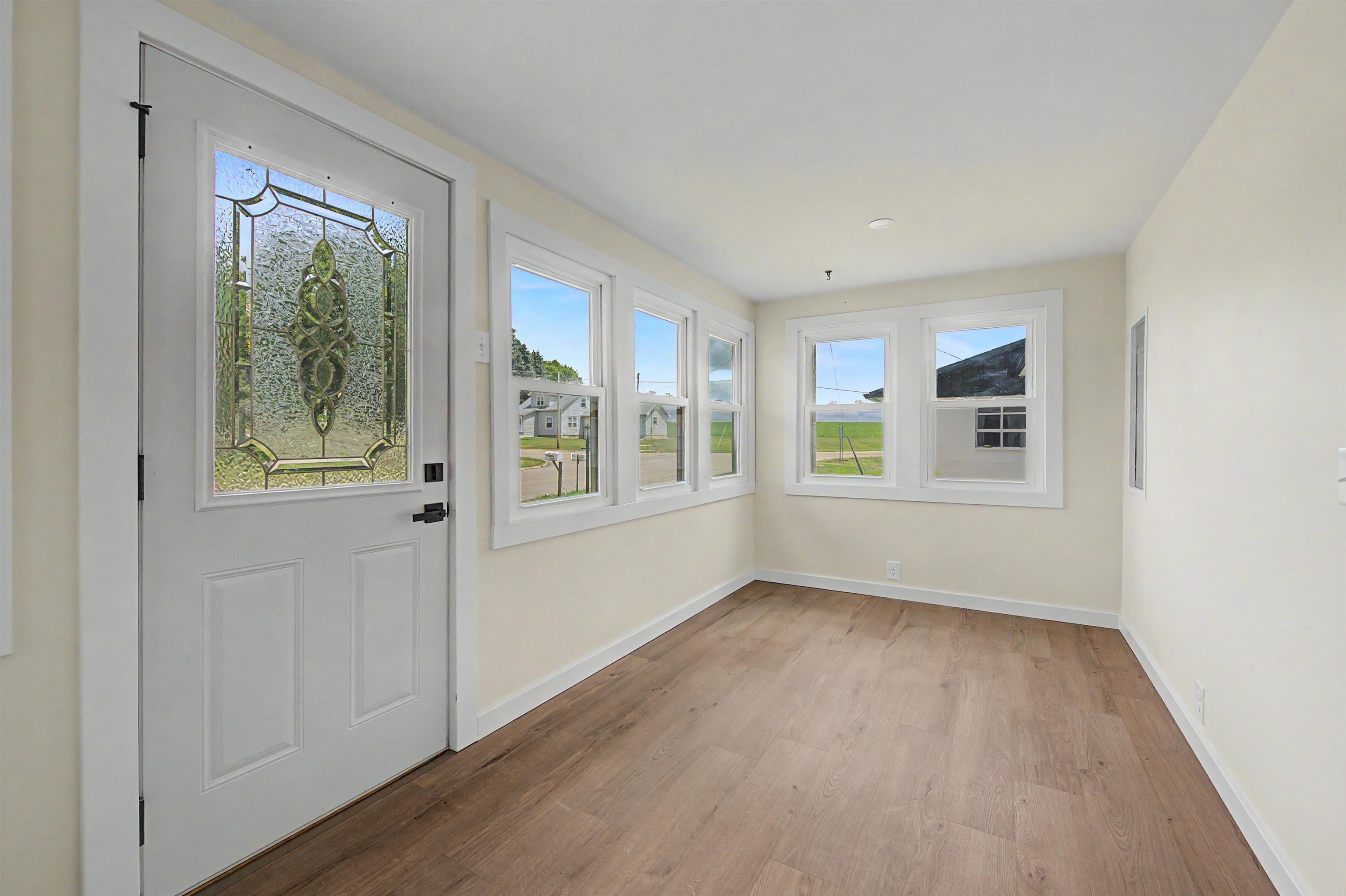 3018 West Beaver Road Freeport, IL 61032 - Photo 9 of 31