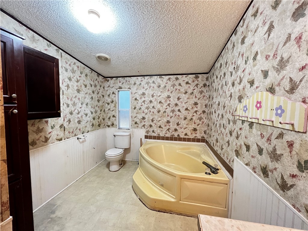 116 Corey Road Walhalla, SC 29691 - Photo 6 of 26 Main Bathroom