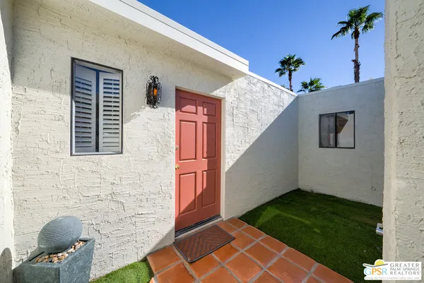 $995,000 | 566 North Sunset Way, Palm Springs, CA 92262