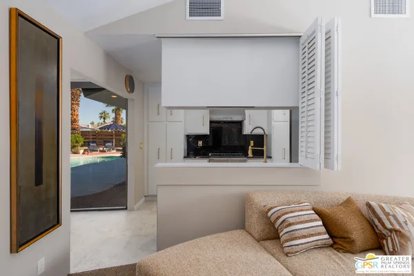 $995,000 | 566 North Sunset Way, Palm Springs, CA 92262