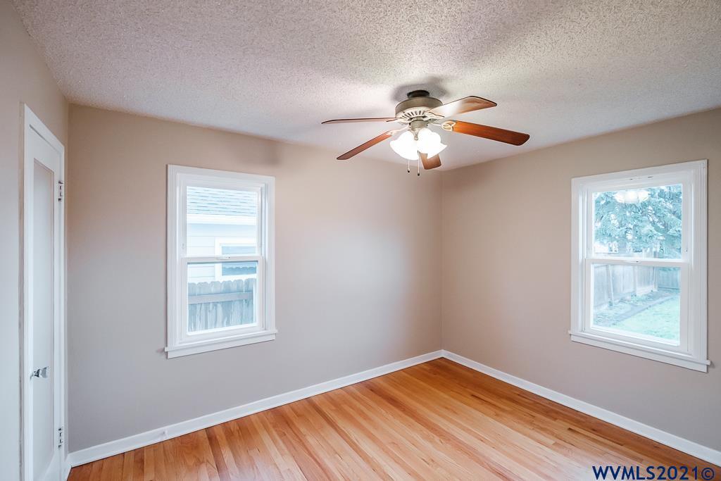 1094 Southwest 14th Avenue Albany, OR 97321 - Photo 19 of 32