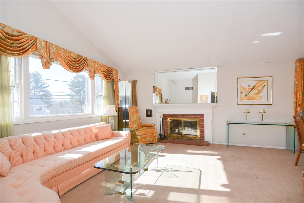 8 Cleveland Road Peabody, MA 01960 - Photo 3 of 42 Gallery Image 3