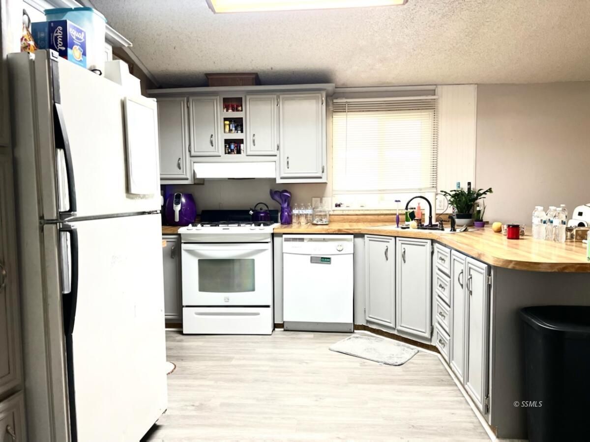 1317 West Iowa Avenue Ridgecrest, CA 93555 - Photo 7 of 13 Gallery Image 7