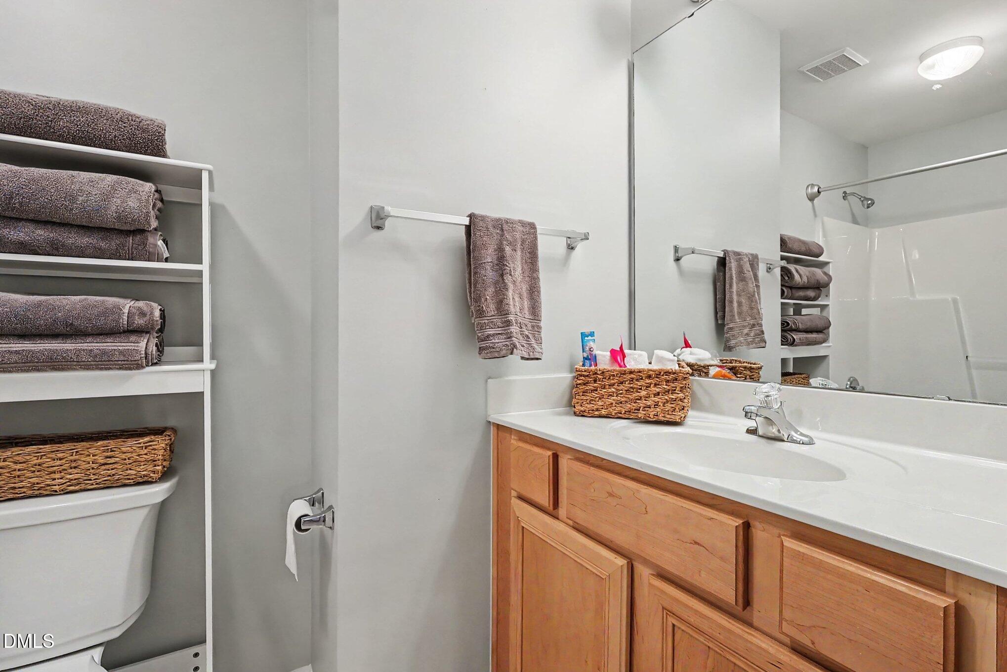 8417 Dunnington Circle Raleigh, NC 27613 - Photo 27 of 40 024_file_3987