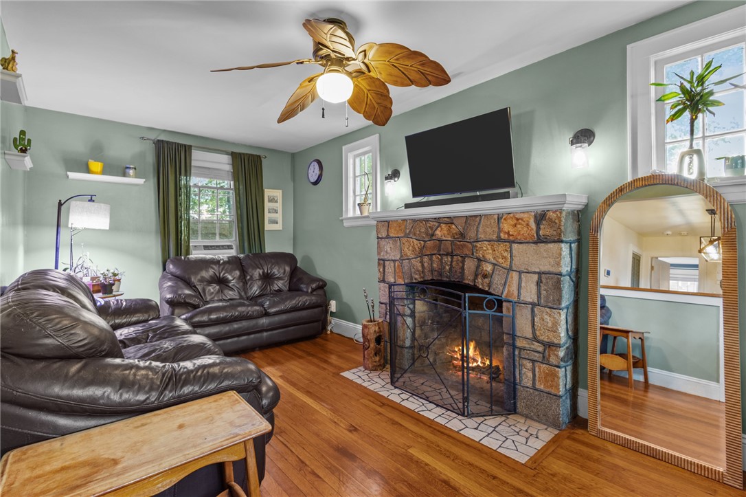 1223 Cumberland Hill Road Woonsocket, RI 02895 - Photo 4 of 38