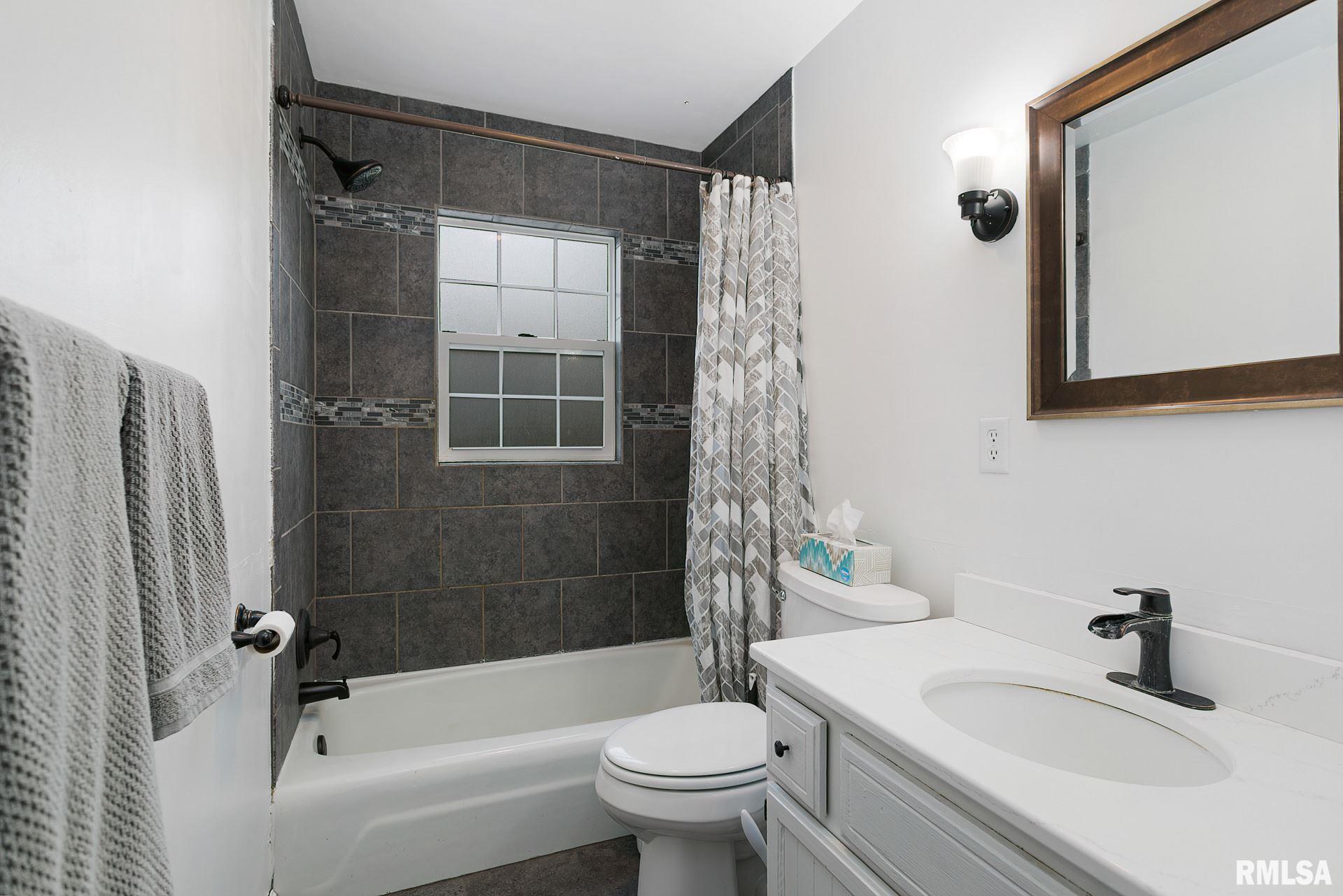 2512 Bidwell Road Muscatine, IA 52761 - Photo 15 of 23 Gallery Image 15