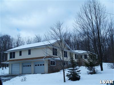 113 Palmer Road Bangor, PA 18013 - Photo 2 of 9 Gallery Image 2