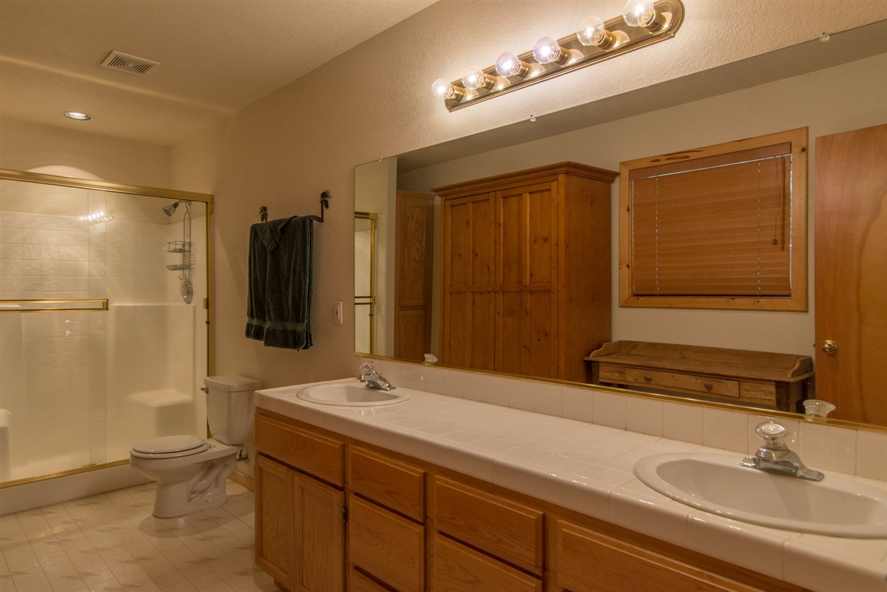 11705 Baden Road Truckee, CA 96161 - Photo 9 of 14 Gallery Image 9