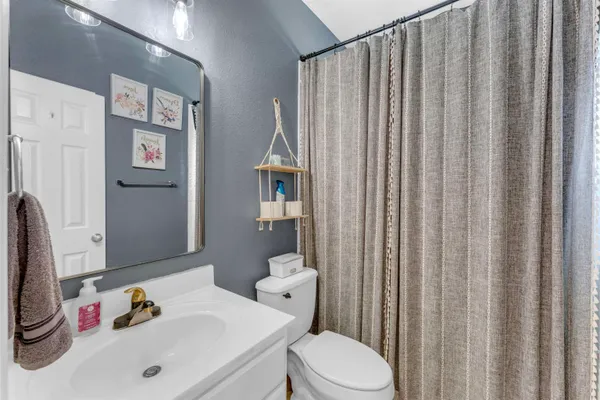 $2,300 | 102 Cailin Court, Burnet, TX 78611
