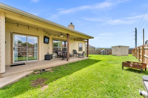 $2,300 | 102 Cailin Court, Burnet, TX 78611