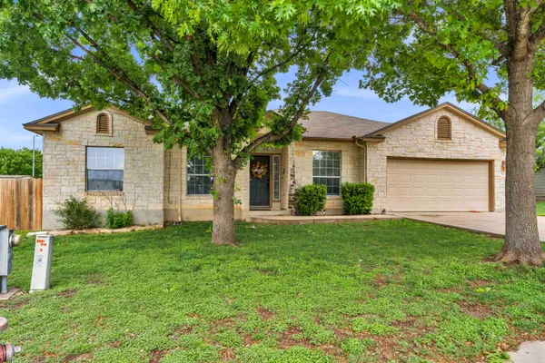 $2,300 | 102 Cailin Court, Burnet, TX 78611