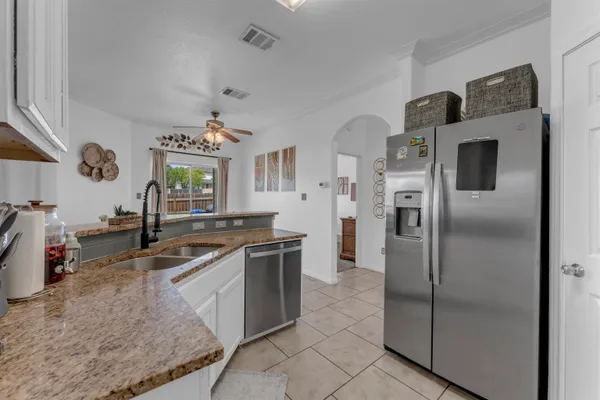 $2,300 | 102 Cailin Court, Burnet, TX 78611