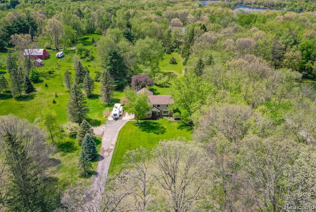6733 Ridgewood Road Clarkston, MI 48346 - Photo 4 of 43