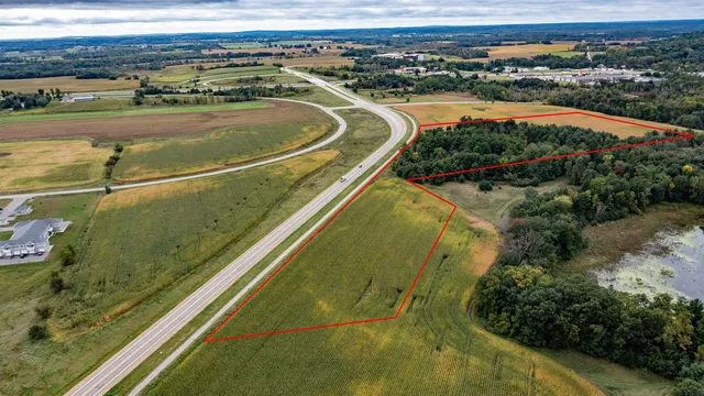 $250,000 | 22-54 State Road, Waupaca, WI 54981