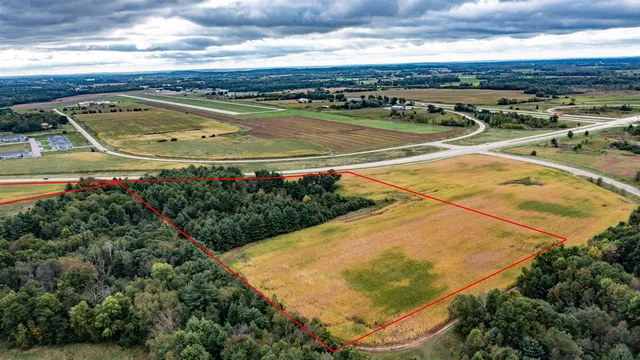 $250,000 | 22-54 State Road, Waupaca, WI 54981