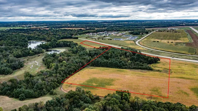 $250,000 | 22-54 State Road, Waupaca, WI 54981