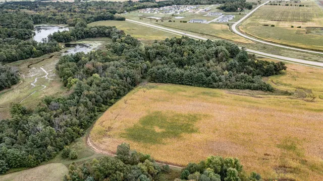 $250,000 | 22-54 State Road, Waupaca, WI 54981