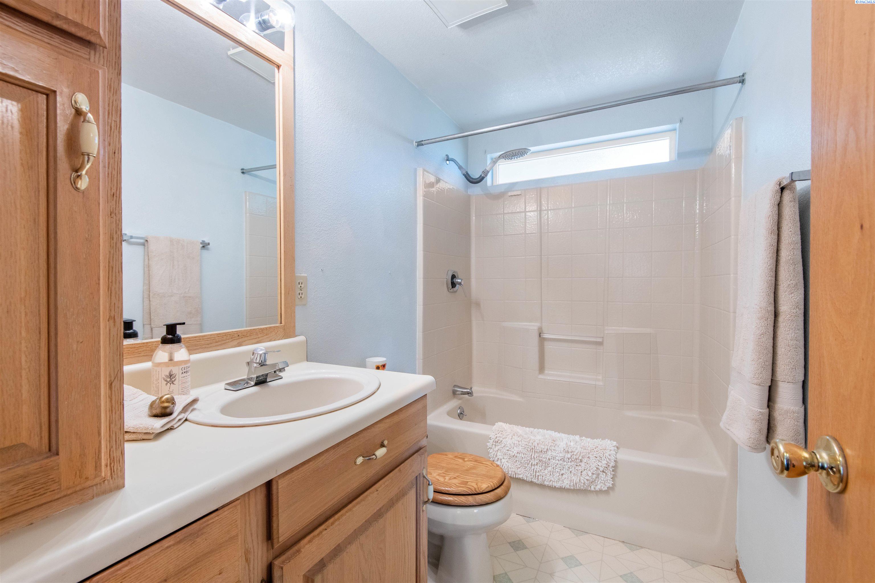 58903 Demoss Road Benton City, WA 99320 - Photo 16 of 45 Gallery Image 16