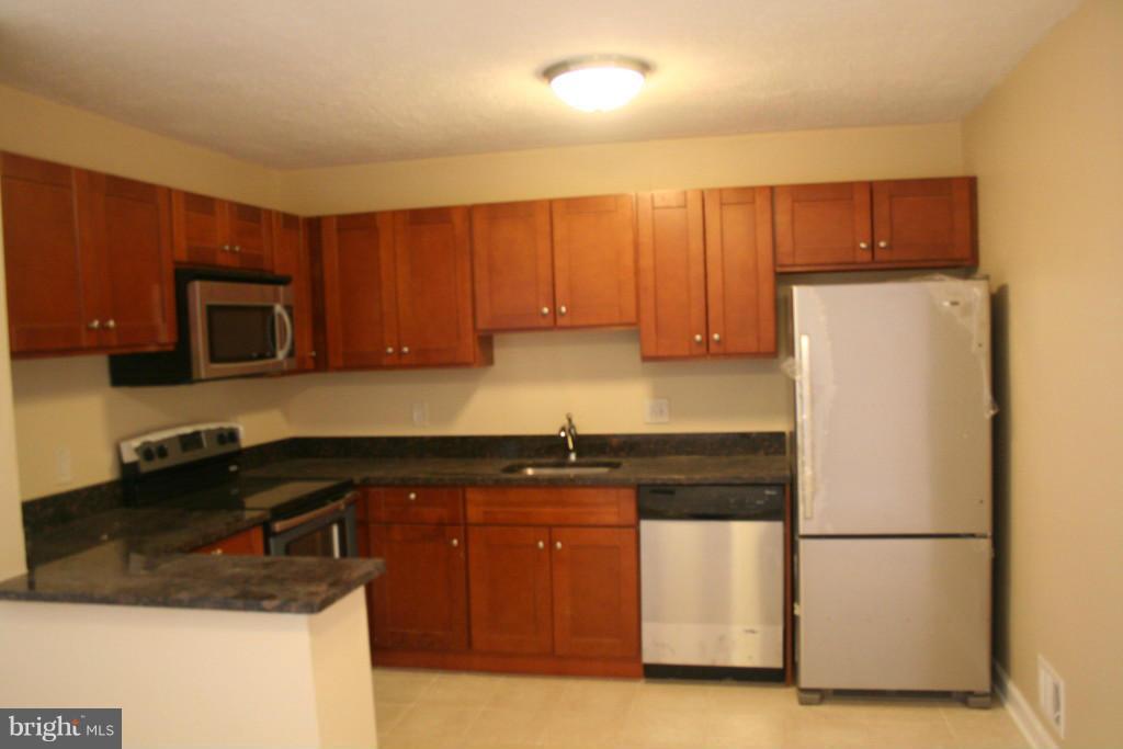 9228 Taney Road Manassas, VA 20110 - Photo 6 of 16 Interior (General)
