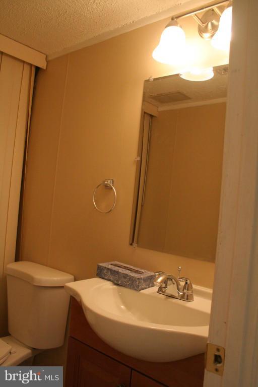 9228 Taney Road Manassas, VA 20110 - Photo 7 of 16 Interior (General)