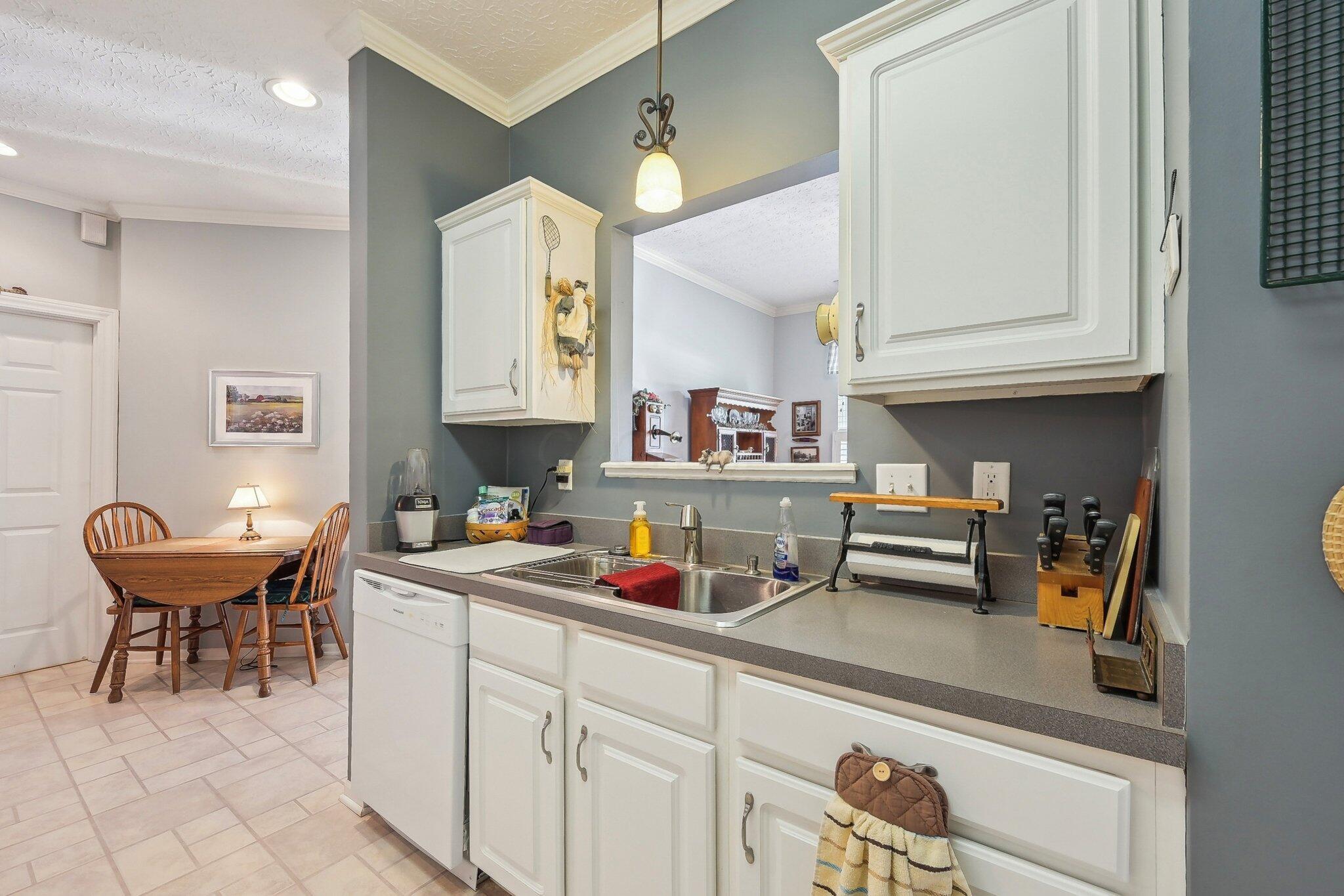 5993 Naughten Ridge Court Columbus, OH 43213 - Photo 18 of 51 Kitchen