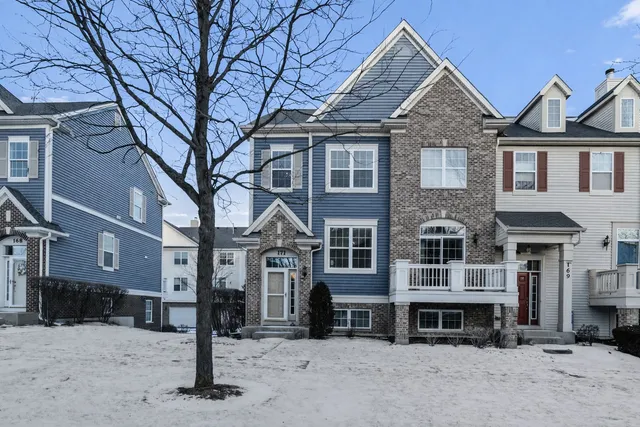 $450,000 | 171 Shaftesbury Street, Unit 171, Carol Stream, IL 60188